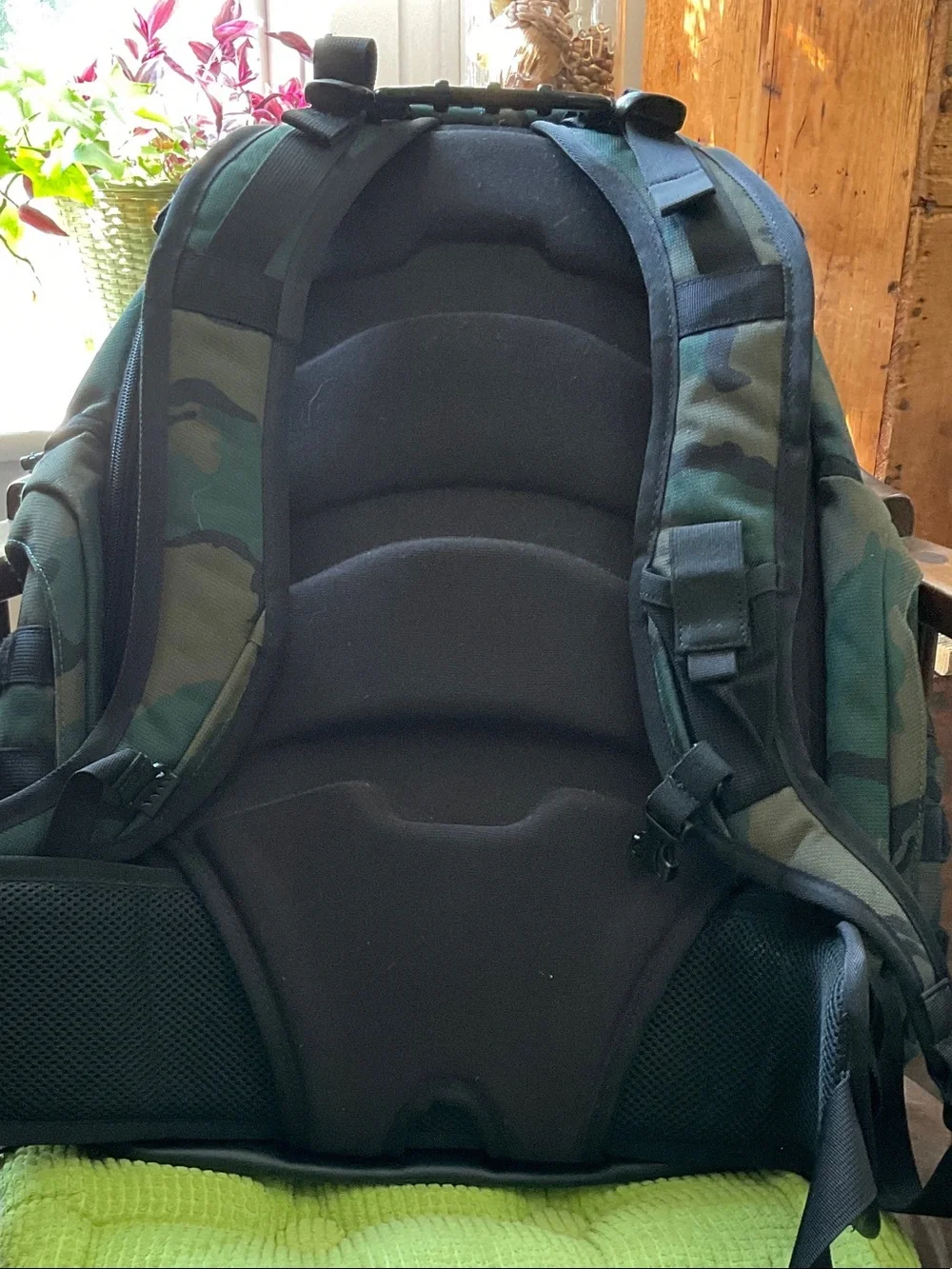 Oakley Men's Camo Tactical Backpack - Green/Black